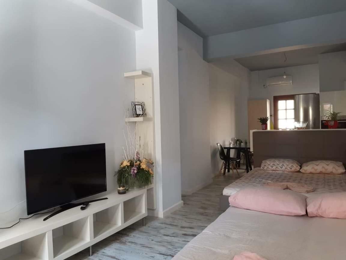 קלמאטה Anastasis Garden Room מראה חיצוני תמונה